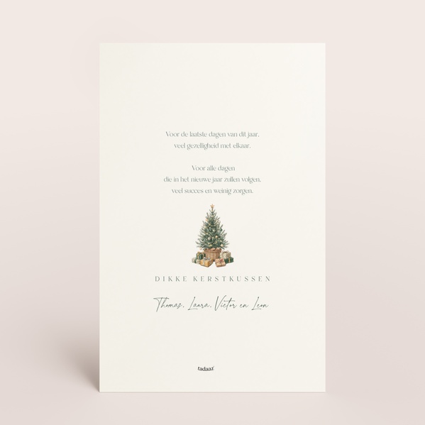 Kerstkaart met AI-illustratie van je huisdieren onder de kerstboom en goudfolie TA1188-2600106-15-1