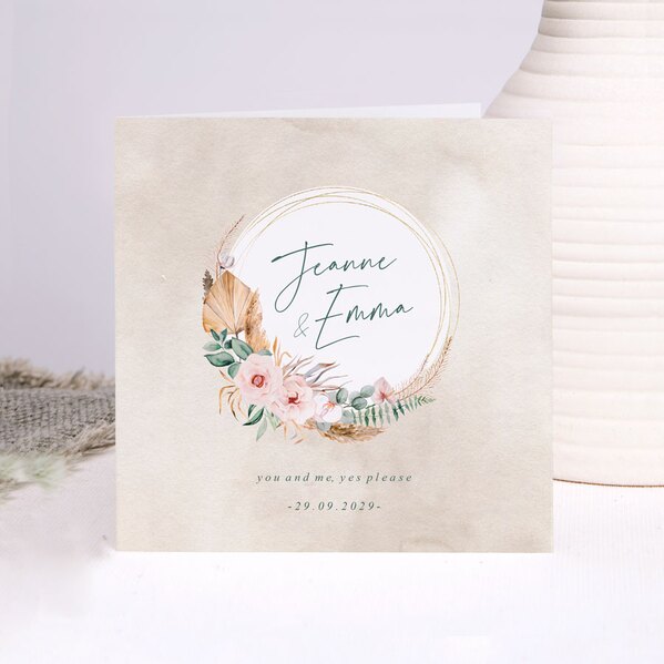 vierkante trouwkaart met bloemenkrans en quote TA0110-2300062-15 1
