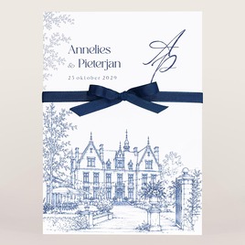stijlvolle staande trouwkaart met lijntekening en blauw lint TA0110-2600066-15 1