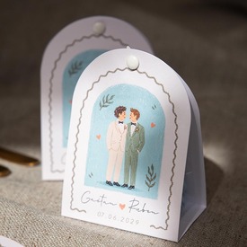 afgerond snoepzakje met ai illustratie van trouwkoppel en foto TA0123-2600022-15 2