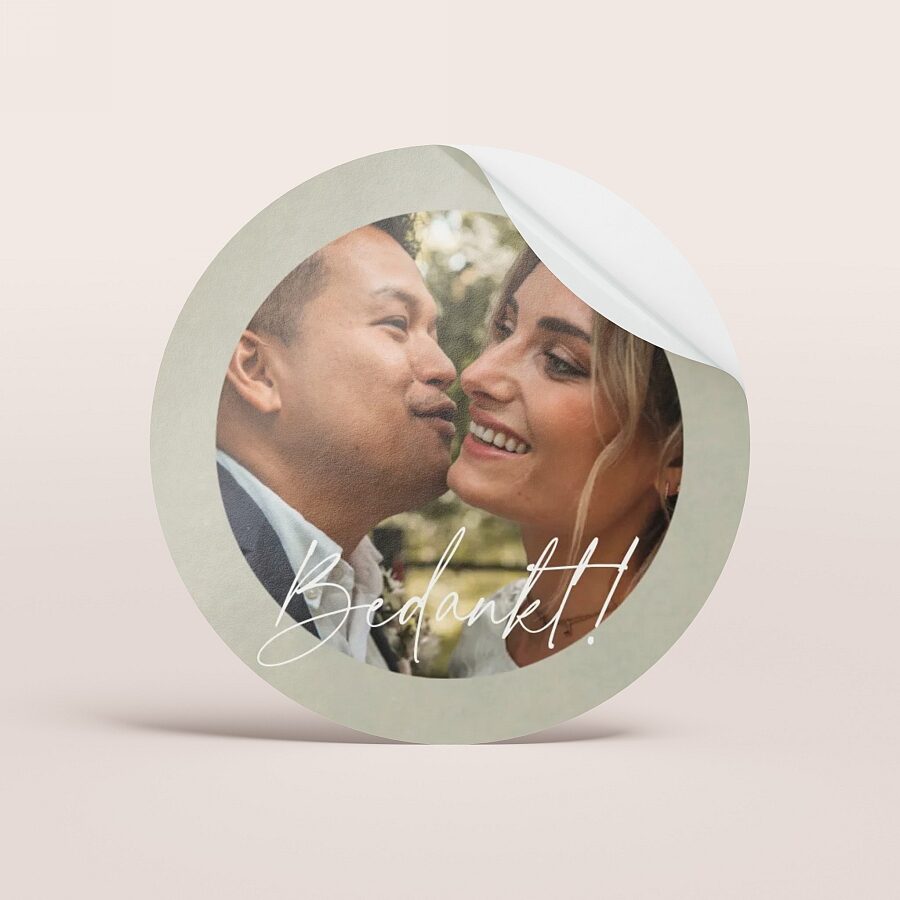 Sticker Trouw Rond stickertje met trouwfoto (5,9 cm) - Trouwen | Tadaaz