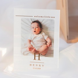 luxe geboortekaartje met foto initiaal en goudfolie TA05500-2300207-15 3