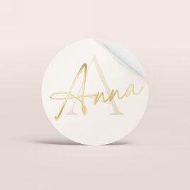 ronde naamsticker met naam in goudfolie en initiaal TA05905-2600068-15 1