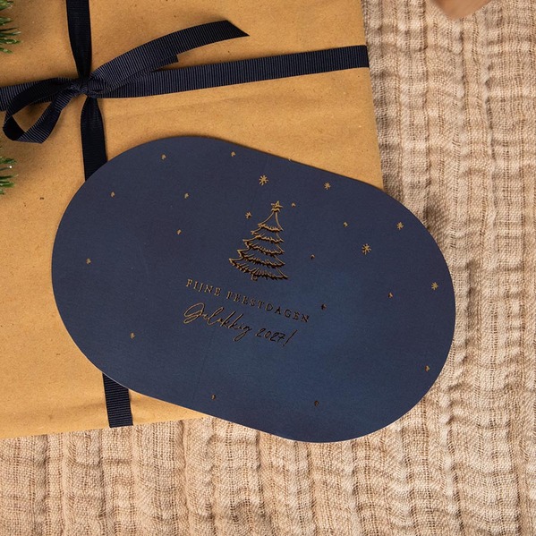 ovale kerstkaart met jaartal kerstboom en goudfolie TA1188-2600123-15 3