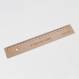 houten liniaal met tekst TA12813-2400002-15 1