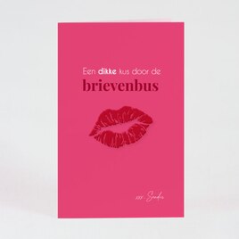 roze wenskaart dikke kus door de brievenbus TA1620-2300057-15 1